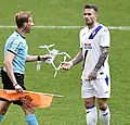 Un drone se pose sur le terrain en plein match 📷