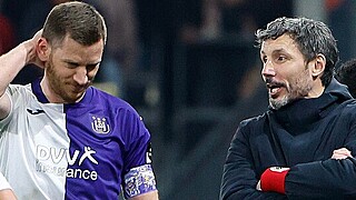 Mark Van Bommel répond à l'intérêt d'Anderlecht 