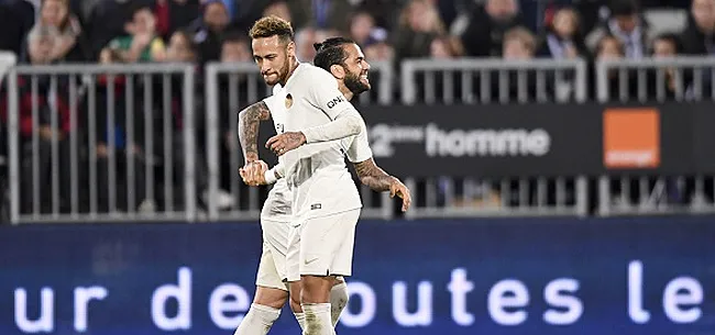 Dani Alves s'éloigne du Paris Saint-Germain