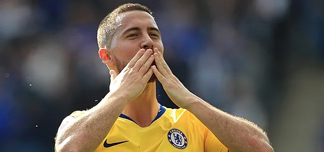 Eden Hazard embrasse Eric Cantona et Thierry Henry