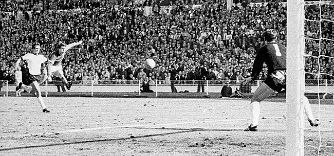 A 83 ans la légende du football allemand fait une très sale chute