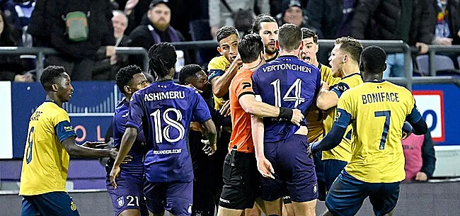 Un maillot surprenant dans le fanshop d'Anderlecht