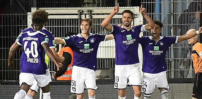 Elia Meschack, qui a fait un test au RSCA, est suspendu pour un an