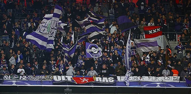 Les supporters d'Anderlecht se comportent mal: match interrompu