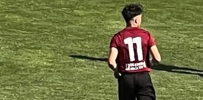 Le football en deuil : un joueur de 18 ans en état de mort cérébrale