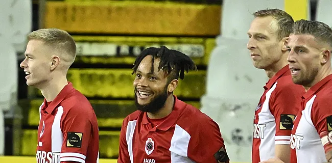 L'homme du match de l'Antwerp donne des cheveux blancs à Van Bommel