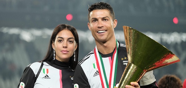 Voici Ce Que Cristiano Ronaldo Donne Comme Argent De Poche A Georgina [ 280 x 594 Pixel ]